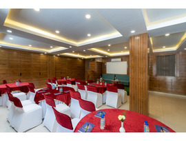 Is there any boutique hotel in Kasauli with a pool?