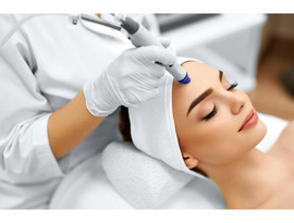 Rejuvenating Acne Facials in Beverly Hills, CA | Clear & Glow