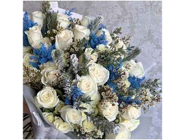 Buy Holiday Flower Collection in the USA from Mariam's Flowers